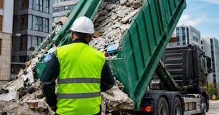 Вывоз строительного мусора в Кизляре: услуги лицензированной компании — ПроМусор